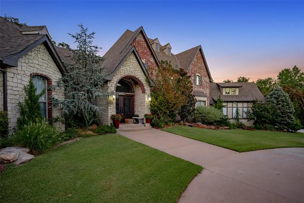 Photo 4 — 2300 Redbud Canyon Drive, Edmond, OK 73034