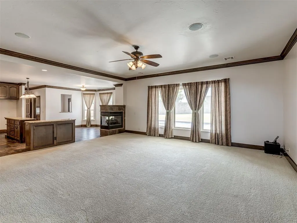 Photo 13 — 12325 Carriage Way, Oklahoma City, OK 73142