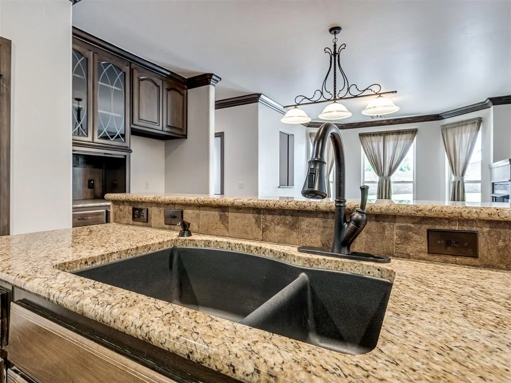 Photo 22 — 12325 Carriage Way, Oklahoma City, OK 73142