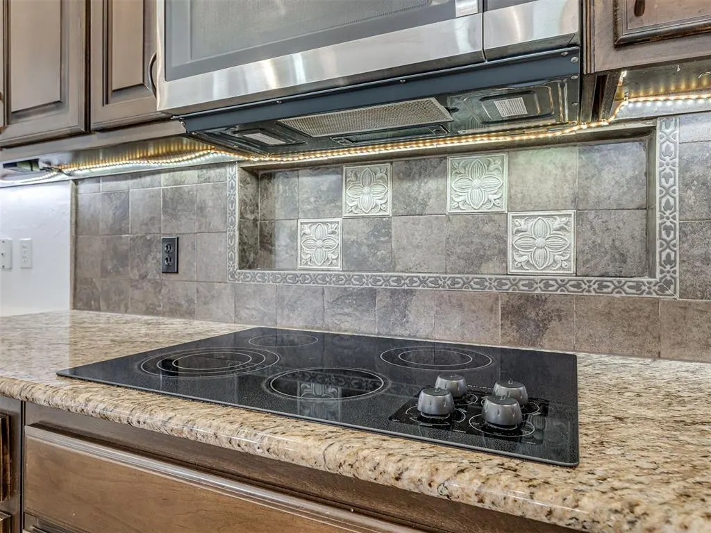 Photo 23 — 12325 Carriage Way, Oklahoma City, OK 73142