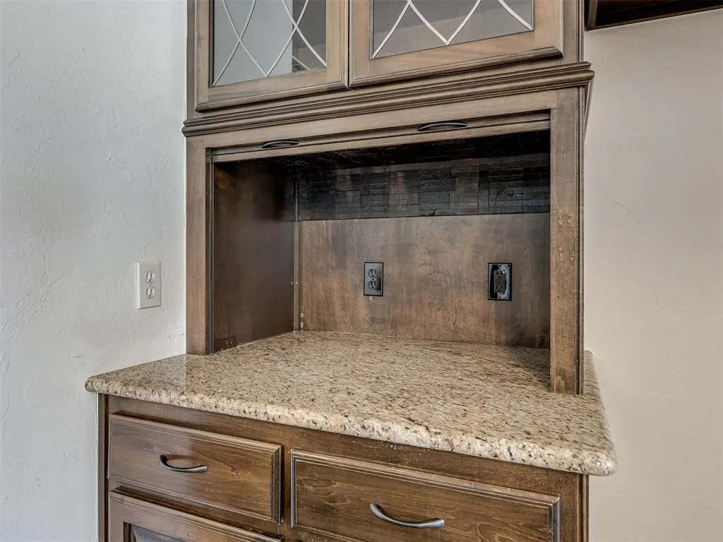 Photo 25 — 12325 Carriage Way, Oklahoma City, OK 73142