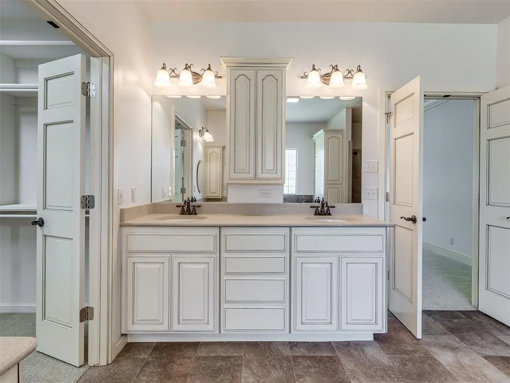 Photo 32 — 12325 Carriage Way, Oklahoma City, OK 73142
