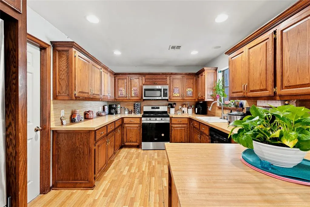 Photo 9 — 1313 SW 68th Street, Oklahoma City, OK 73159