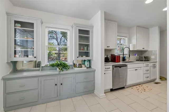Photo 8 — 1225 NE 14th Street, Oklahoma City, OK 73117