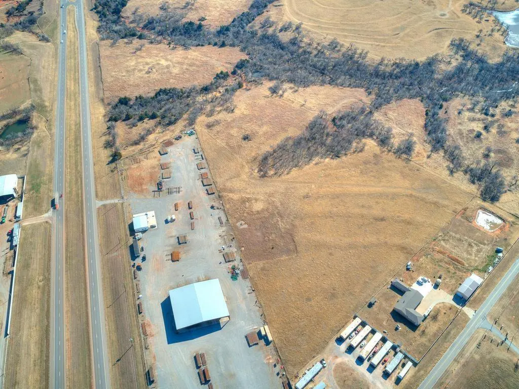 Photo 2 — Northwest Expressway, Yukon, OK 73099