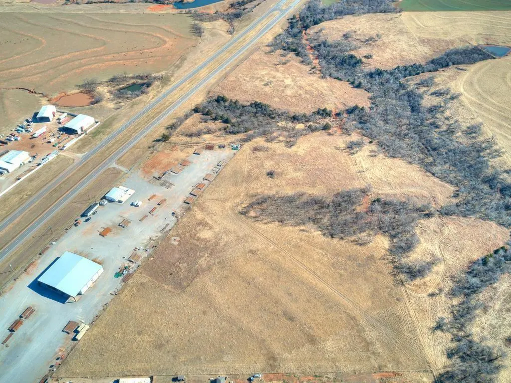 Photo 5 — Northwest Expressway, Yukon, OK 73099