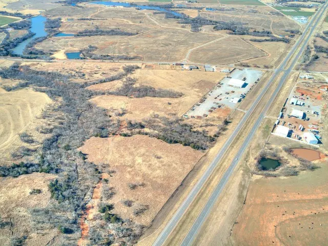 Photo 7 — Northwest Expressway, Yukon, OK 73099