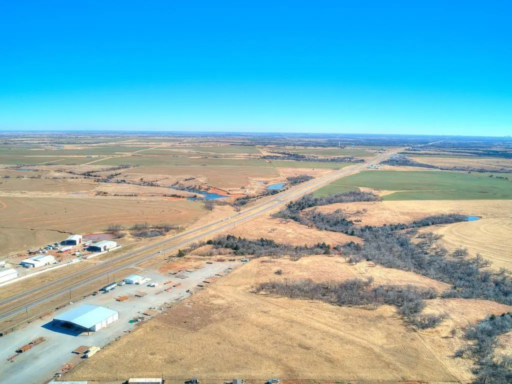 Photo 9 — Northwest Expressway, Yukon, OK 73099
