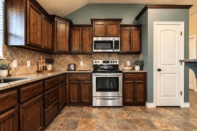 Photo 7 — 3401 Bear Mountain Drive, Norman, OK 73069
