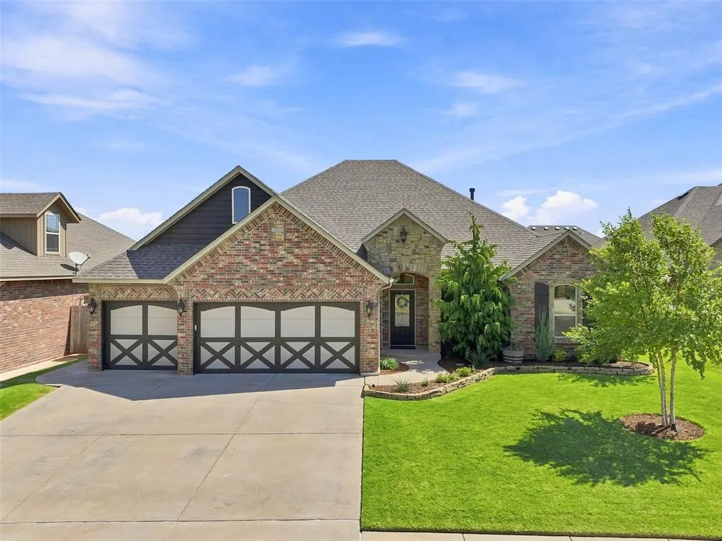 Front exterior — 6400 Bent Wood Drive, Oklahoma City, OK 73169