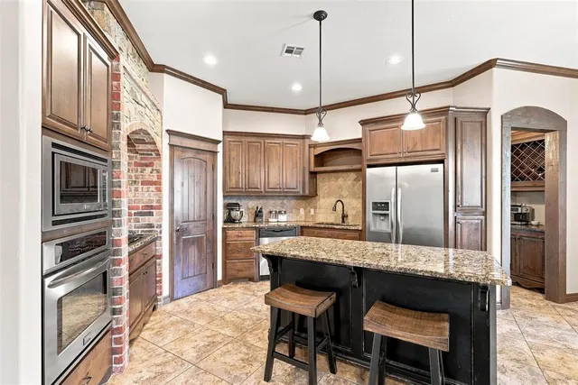 Photo 6 — 6400 Bent Wood Drive, Oklahoma City, OK 73169