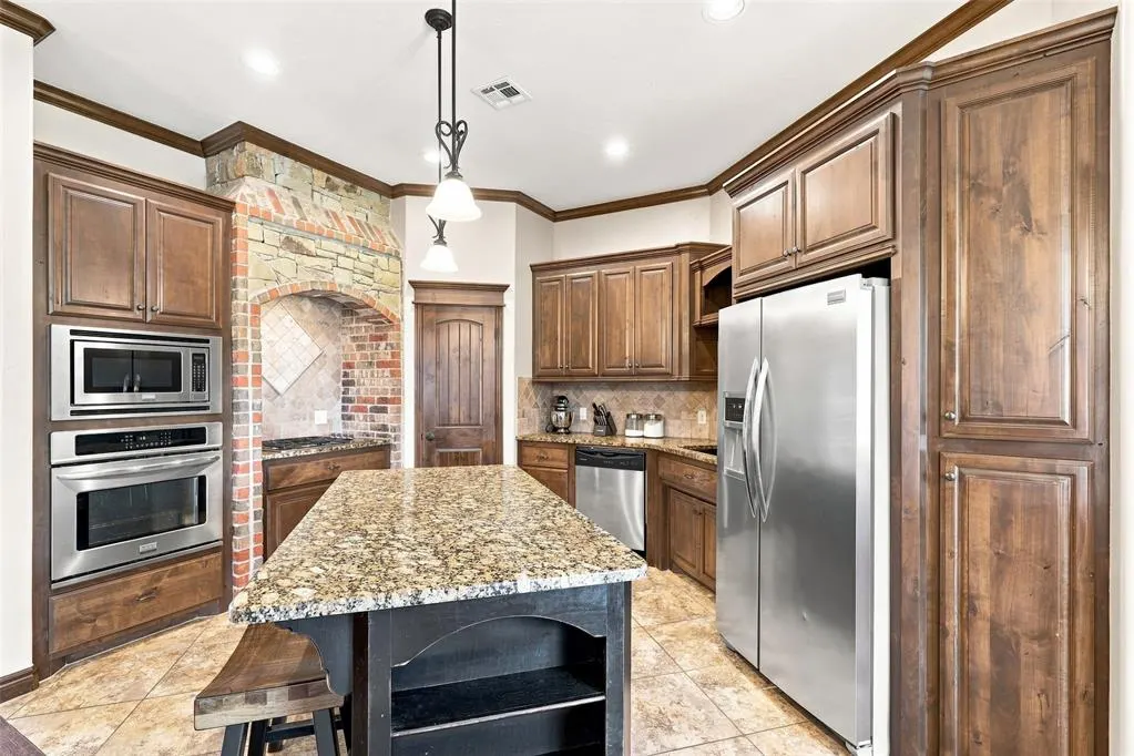 Photo 7 — 6400 Bent Wood Drive, Oklahoma City, OK 73169
