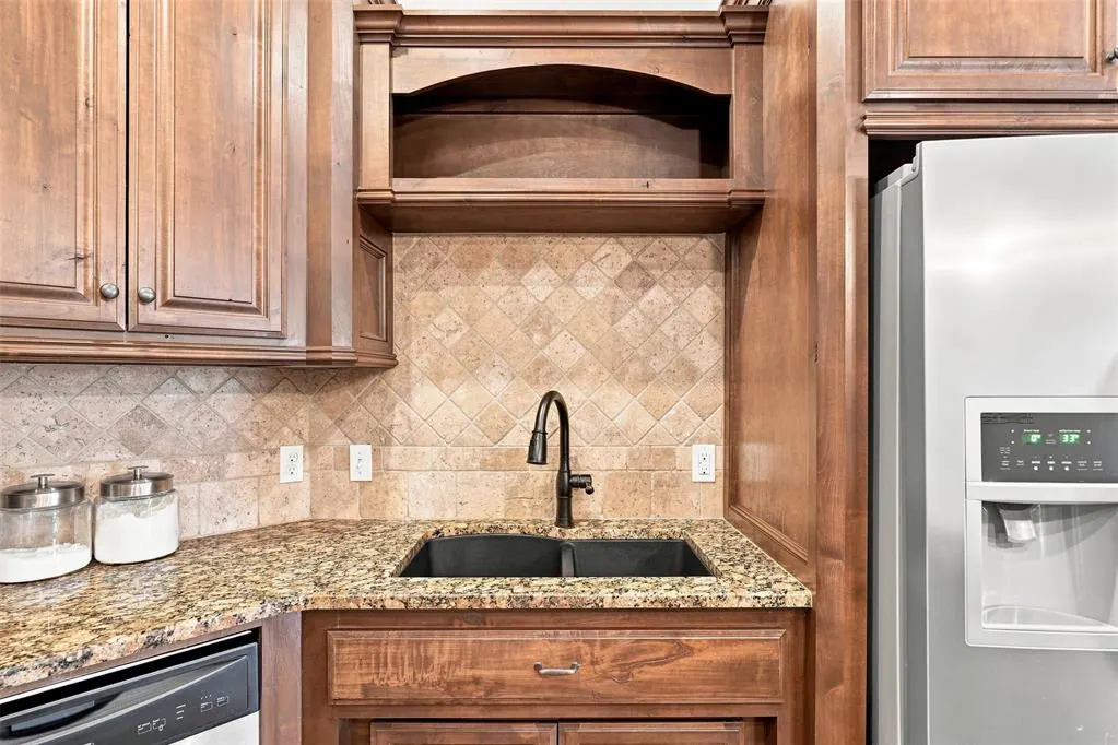 Photo 8 — 6400 Bent Wood Drive, Oklahoma City, OK 73169