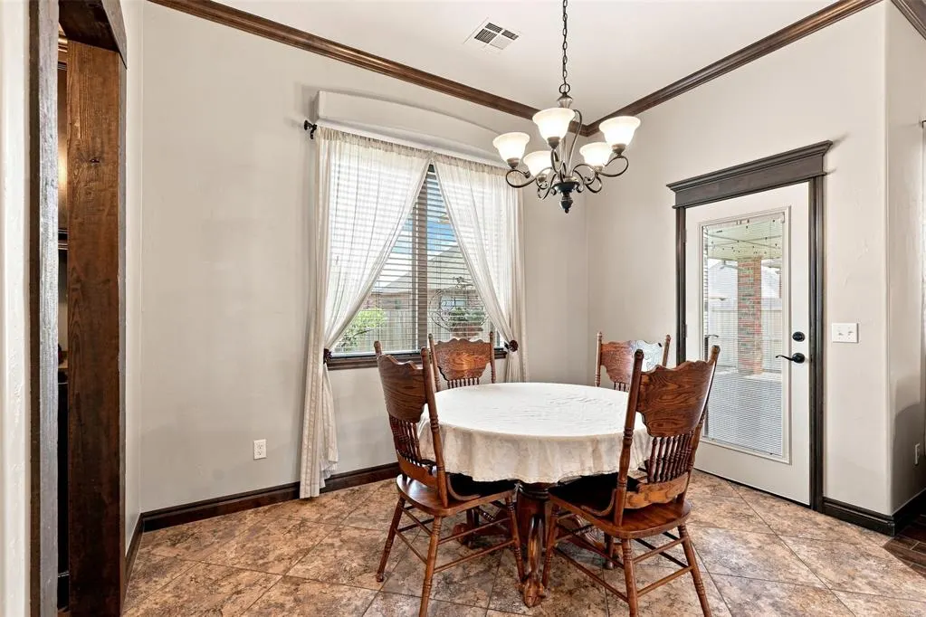 Photo 11 — 6400 Bent Wood Drive, Oklahoma City, OK 73169