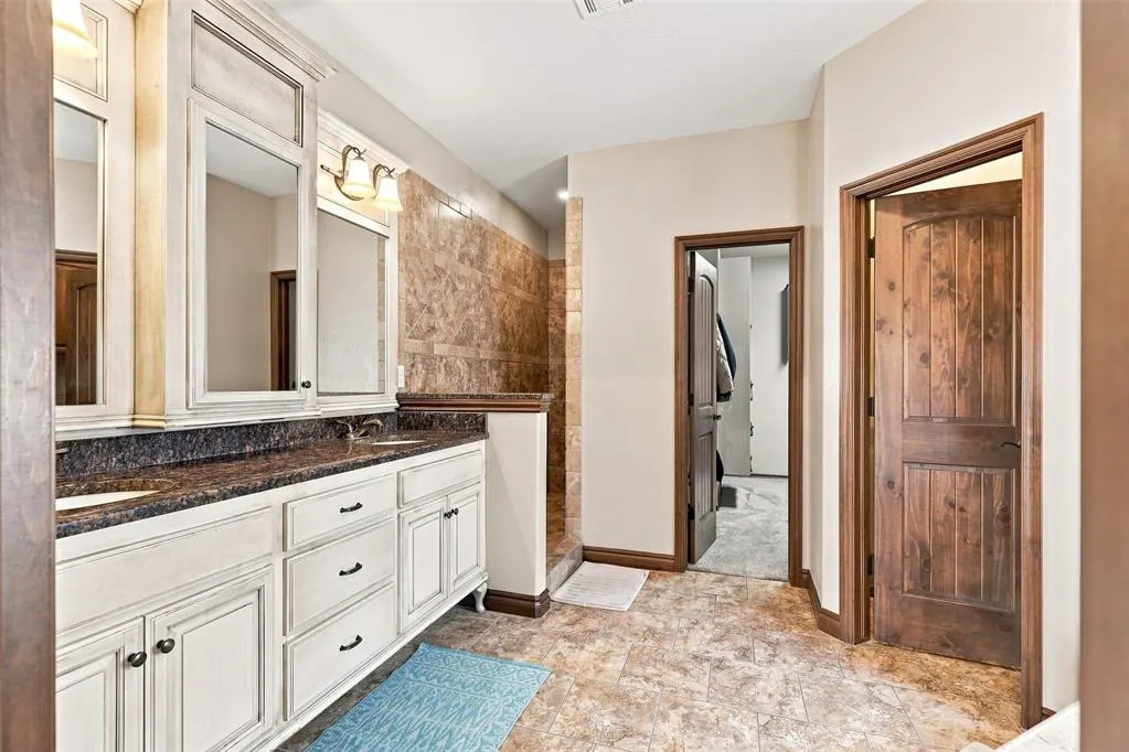 Photo 14 — 6400 Bent Wood Drive, Oklahoma City, OK 73169