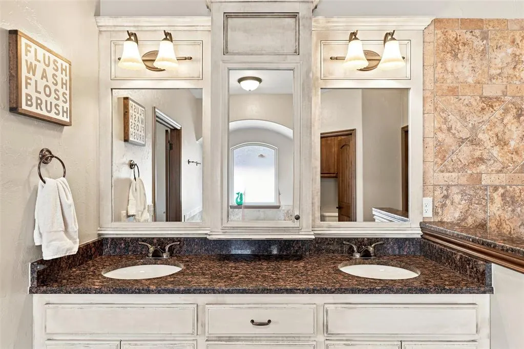 Photo 15 — 6400 Bent Wood Drive, Oklahoma City, OK 73169
