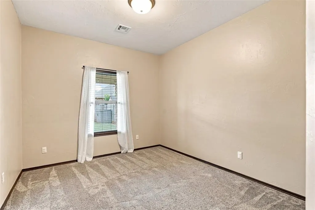 Photo 22 — 6400 Bent Wood Drive, Oklahoma City, OK 73169