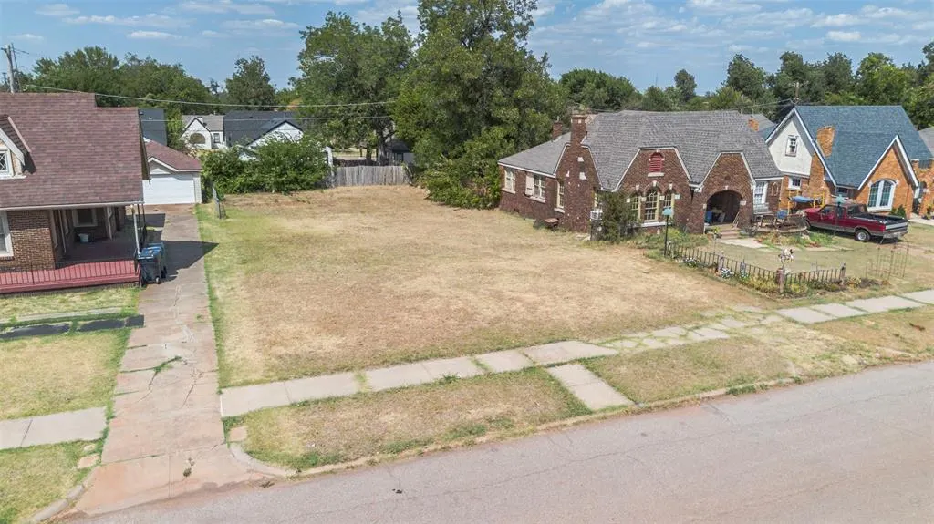 Front exterior — 1109 NE 15th Street, Oklahoma City, OK 73117
