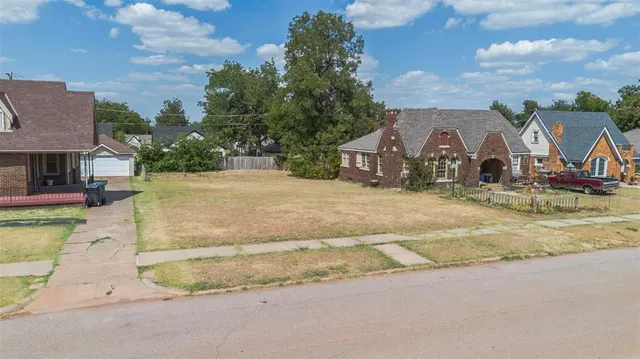 Photo 3 — 1109 NE 15th Street, Oklahoma City, OK 73117