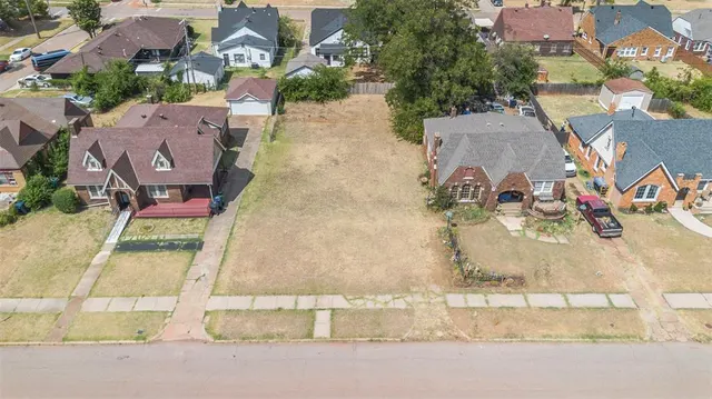 Photo 8 — 1109 NE 15th Street, Oklahoma City, OK 73117