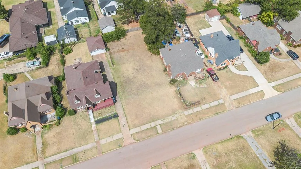 Photo 10 — 1109 NE 15th Street, Oklahoma City, OK 73117