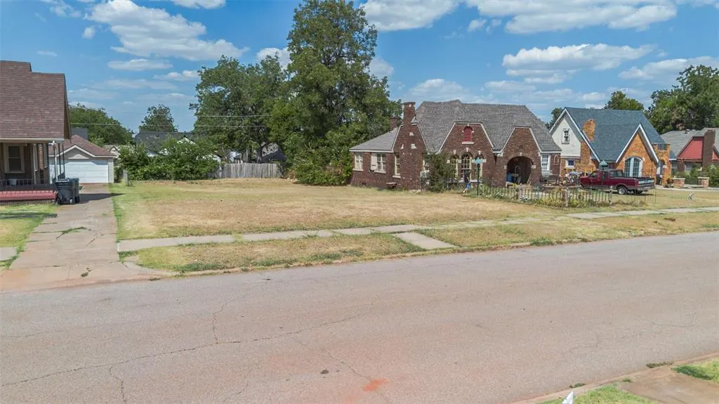Photo 13 — 1109 NE 15th Street, Oklahoma City, OK 73117