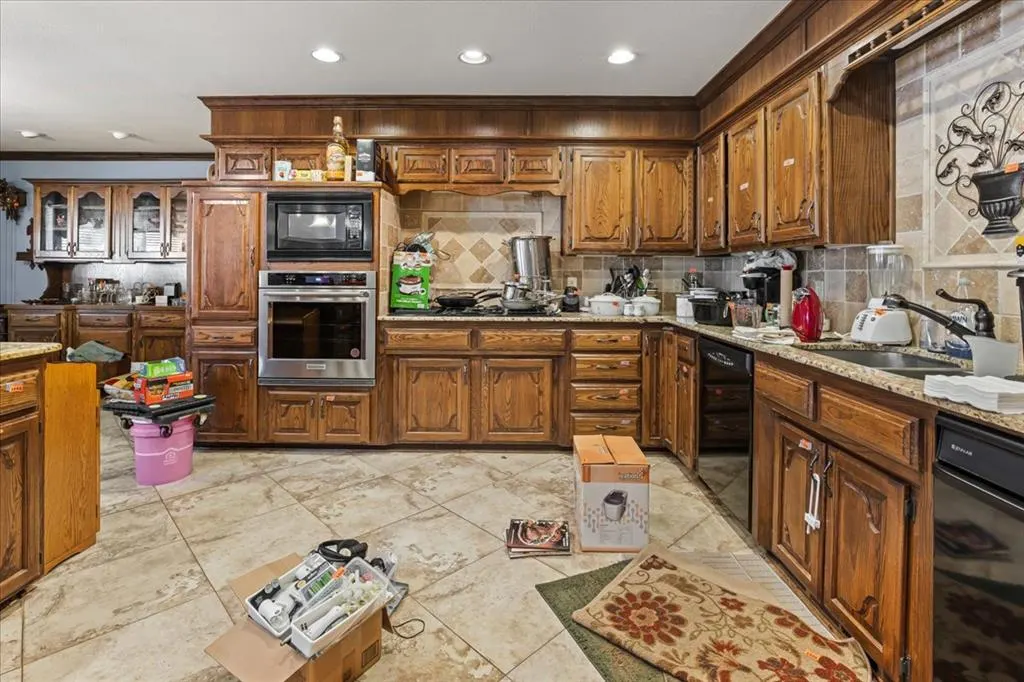 Photo 11 — 826 S Ebeling Drive, Mustang, OK 73064
