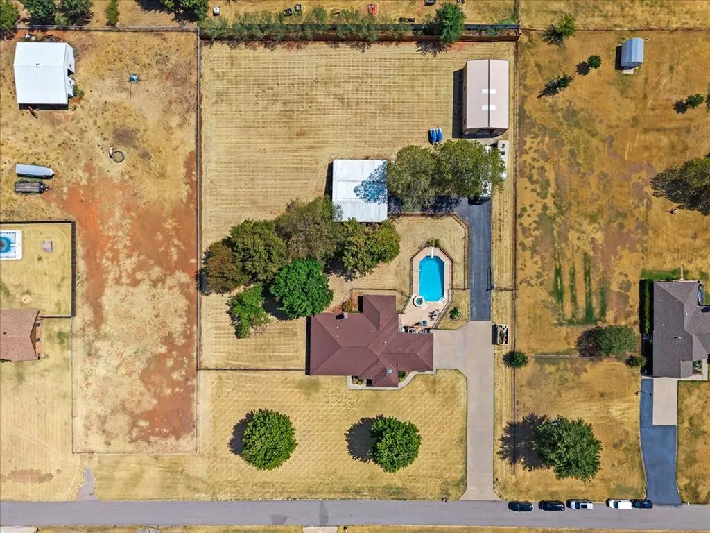 Photo 37 — 826 S Ebeling Drive, Mustang, OK 73064