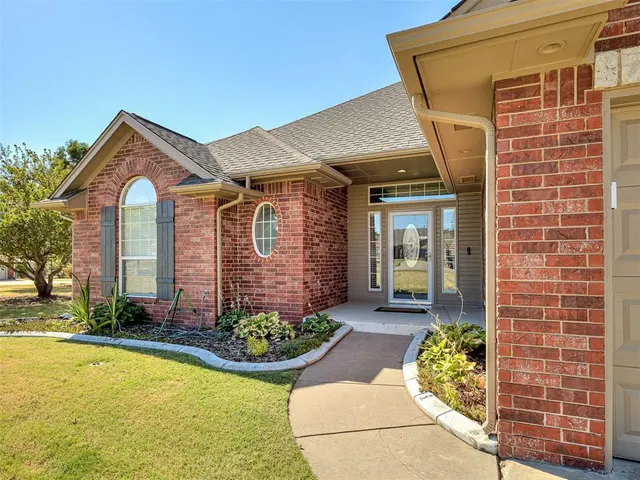 Photo 2 — 20180 SE 43rd Street, Harrah, OK 73045