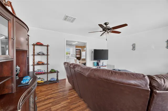 Photo 4 — 179 Herring Drive, Elk City, OK 73644