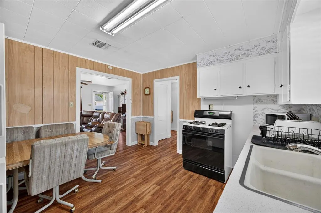 Photo 16 — 179 Herring Drive, Elk City, OK 73644