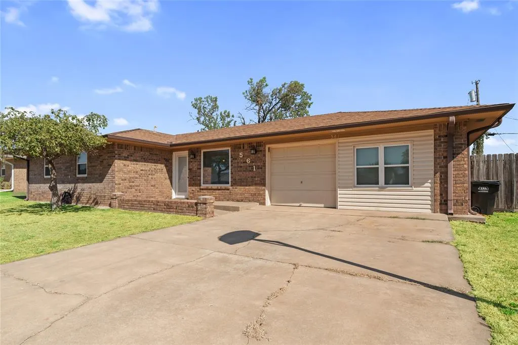 Photo 3 — 561 Skyview Drive, Watonga, OK 73772