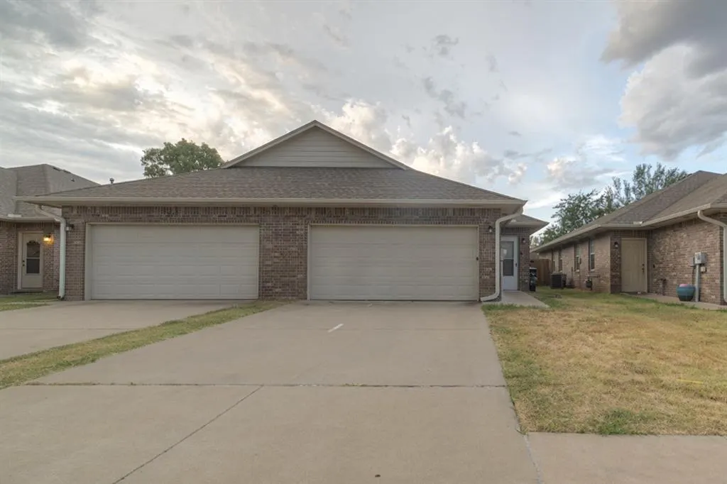 Photo 2 — 212 Ashley Drive 212 & #214, Edmond, OK 73003