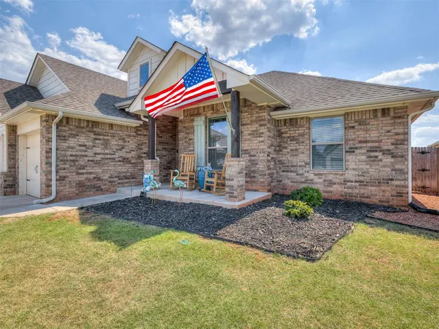 Photo 7 — 1624 NE 35th Street, Oklahoma City, OK 73160