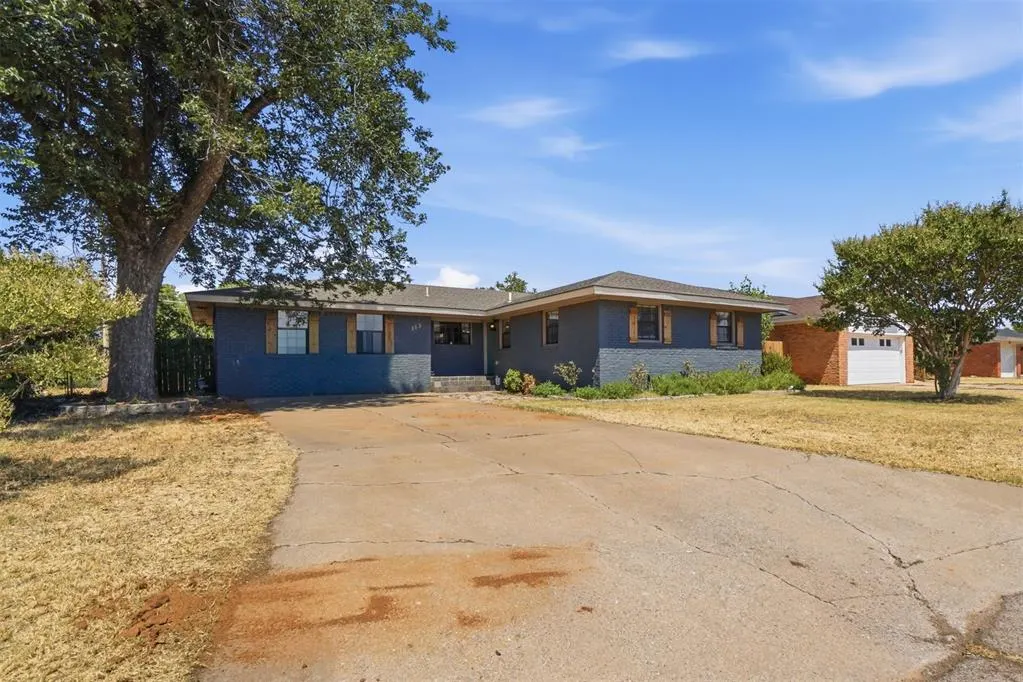Photo 3 — 113 Sumner Drive, Altus, OK 73521