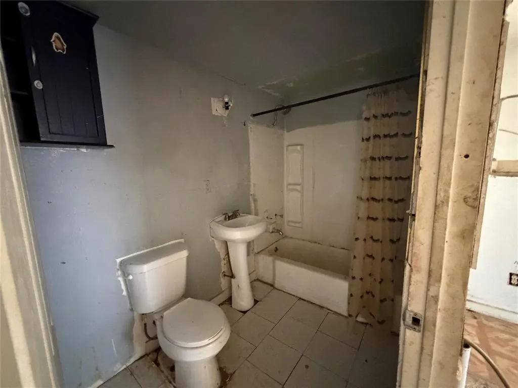 Photo 11 — 2633 W Main Street, Oklahoma City, OK 73107