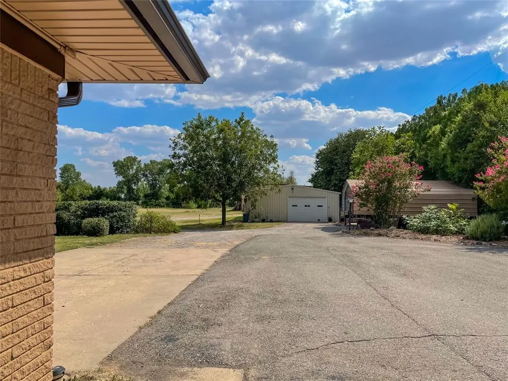 Photo 8 — 16100 W Britton Road, Yukon, OK 73099