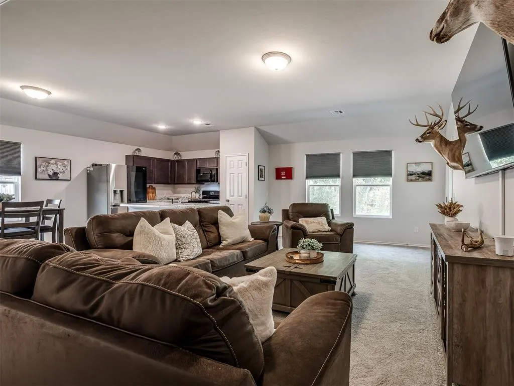 Photo 6 — 827 Highgarden Circle, Noble, OK 73068