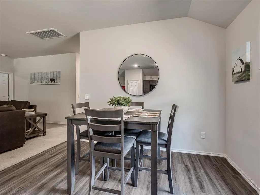 Photo 10 — 827 Highgarden Circle, Noble, OK 73068