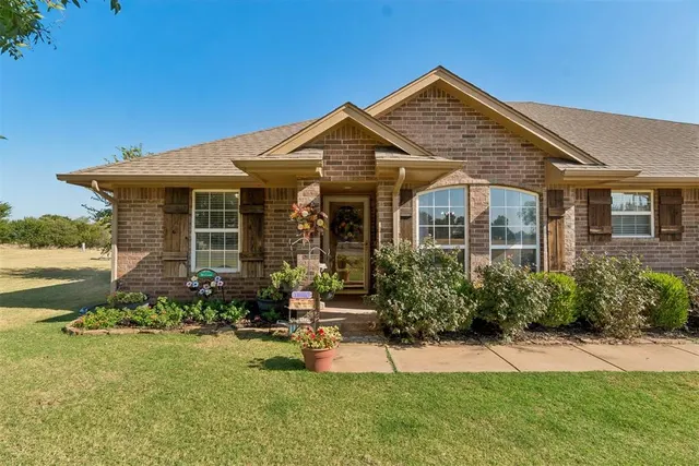 Photo 2 — 2096 County Road 1237, Tuttle, OK 73089
