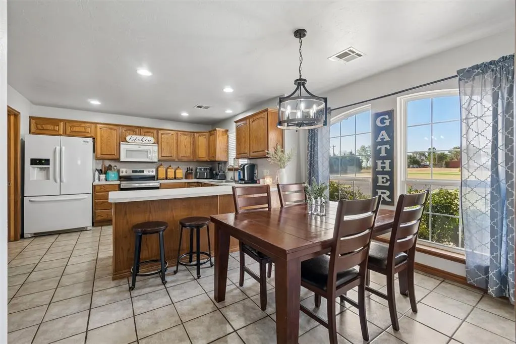 Photo 9 — 2096 County Road 1237, Tuttle, OK 73089