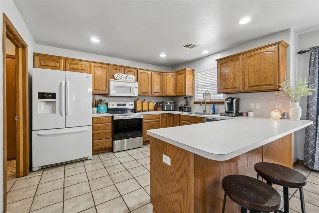 Photo 10 — 2096 County Road 1237, Tuttle, OK 73089