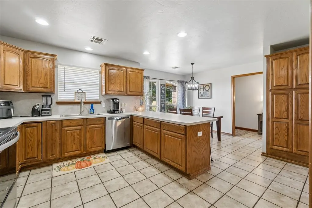 Photo 11 — 2096 County Road 1237, Tuttle, OK 73089