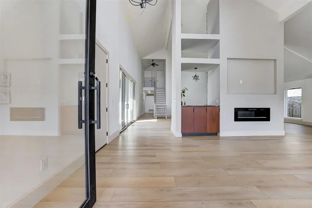 Photo 3 — 6413 Centennial Court, Nichols Hills, OK 73116