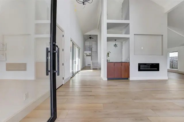 Photo 3 — 6413 Centennial Court, Nichols Hills, OK 73116