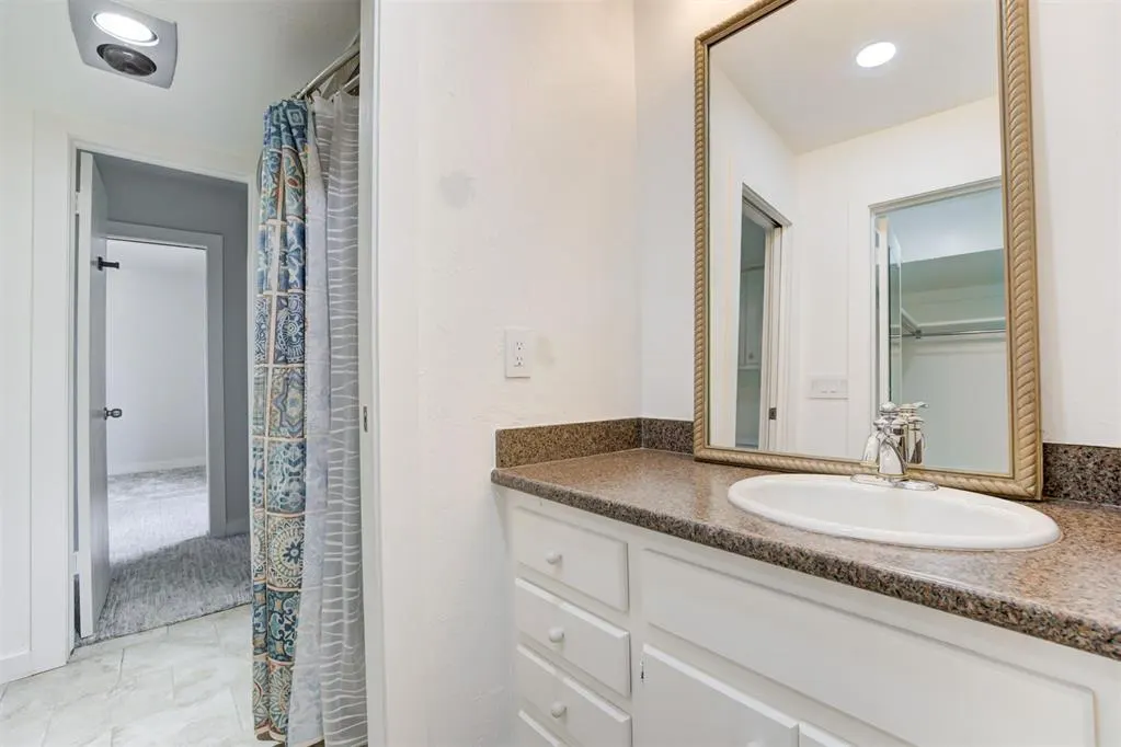 Photo 18 — 6413 Centennial Court, Nichols Hills, OK 73116