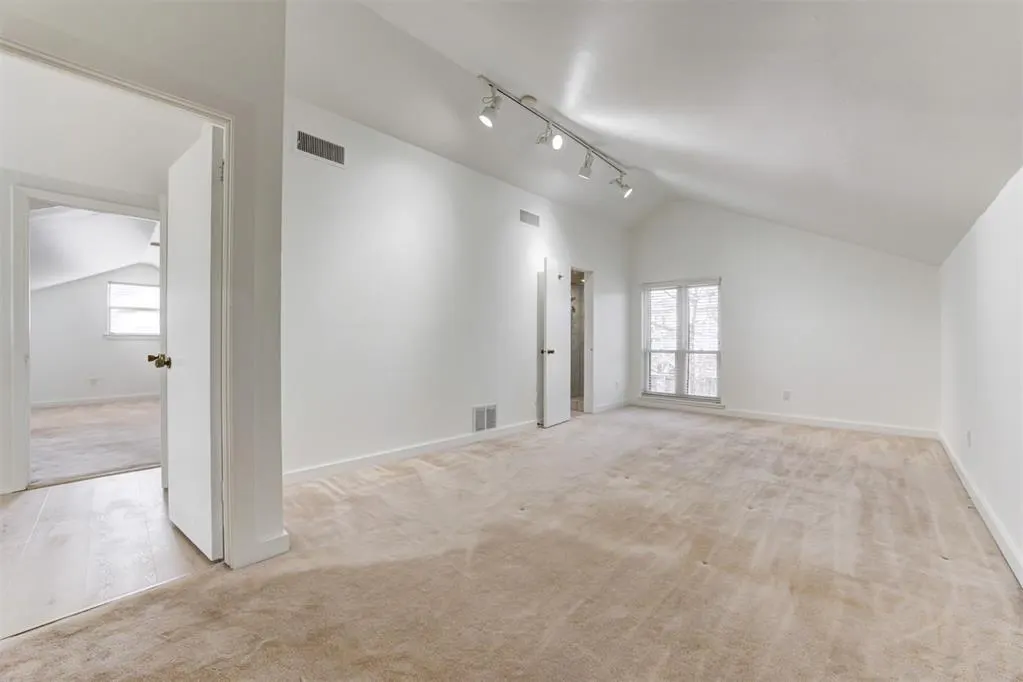 Photo 21 — 6413 Centennial Court, Nichols Hills, OK 73116