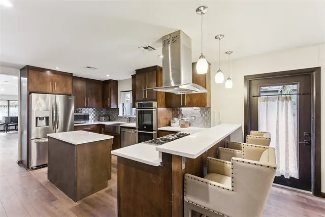 Photo 5 — 1801 Westminster Place, Nichols Hills, OK 73120