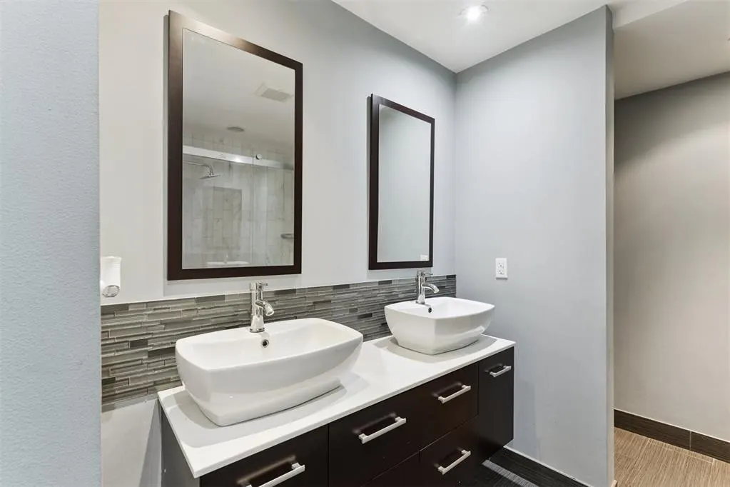 Photo 14 — 1801 Westminster Place, Nichols Hills, OK 73120