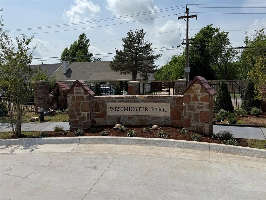Photo 18 — 1801 Westminster Place, Nichols Hills, OK 73120